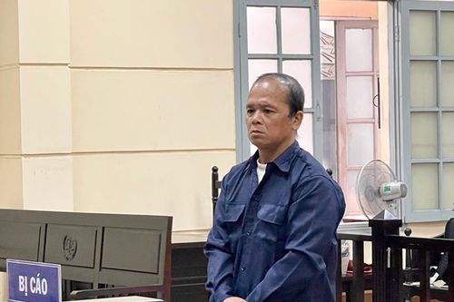 Kẻ trộm nắp chắn rác trên cầu Thủ Thiêm 2 lãnh 2 năm tù