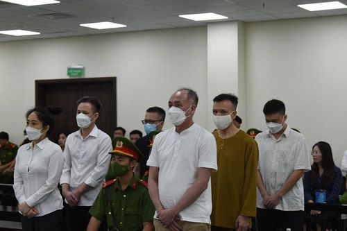 Nhóm đối tượng 'chạy án' gần 60 tỉ đồng cho cựu Giám đốc bệnh viện hầu tòa