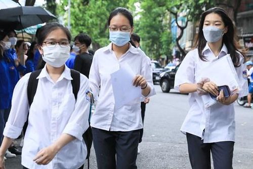 Tuyển sinh năm 2022: Điểm chuẩn đại học biến động mạnh
