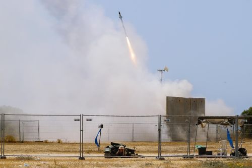 Israel không kích sân bay gần thủ đô Syria