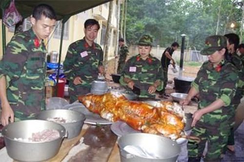 Lần đầu làm anh nuôi