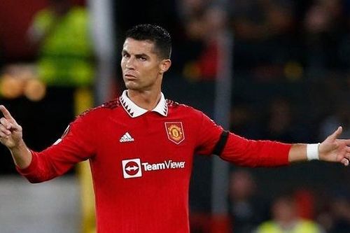 HLV Ten Hag chốt tương lai của C. Ronaldo