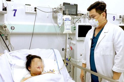 Thiếu nữ 17 tuổi suy hô hấp suýt tử vong mà không rõ nguyên nhân