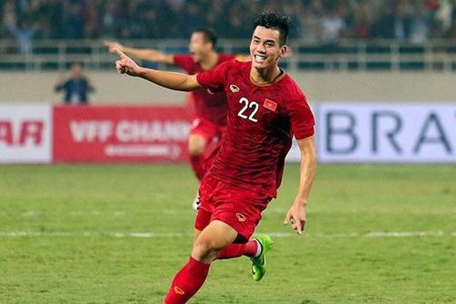 Haaland hay nhất Ngoại hạng Anh tháng 8; Tiến Linh chấn thương trước ngày lên tuyển