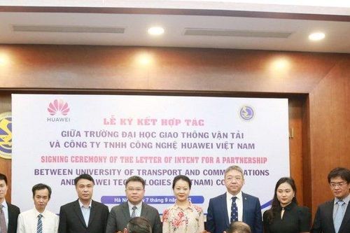 Huawei ký kết hợp tác đào tạo nhân tài số cùng 2 trường đại học tại Việt Nam