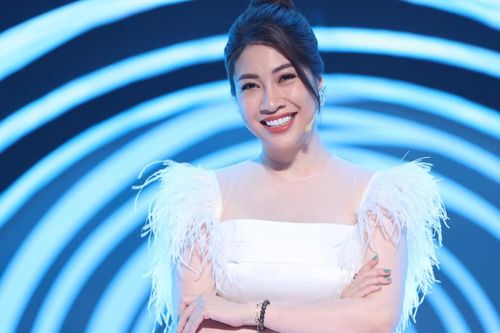 Pha Lê 'dằn mặt' người bí ẩn: 'Trước mắt suy đồi văn hóa vẫn là thương em, đắt show ầm ầm'