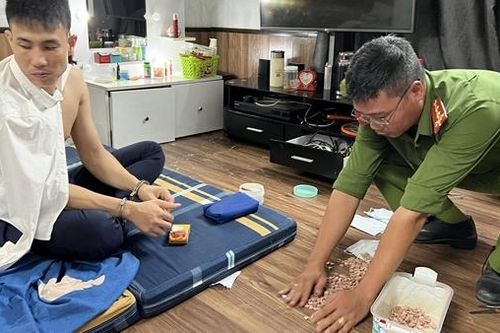 Bắt 3 đối tượng cùng hơn 10.000 viên thuốc lắc