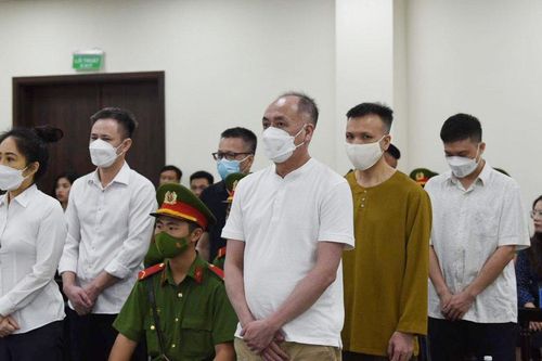 Xét xử vụ 'chạy án' hơn 2,6 triệu USD cho nguyên Giám đốc Bệnh viện thành phố Thủ Đức