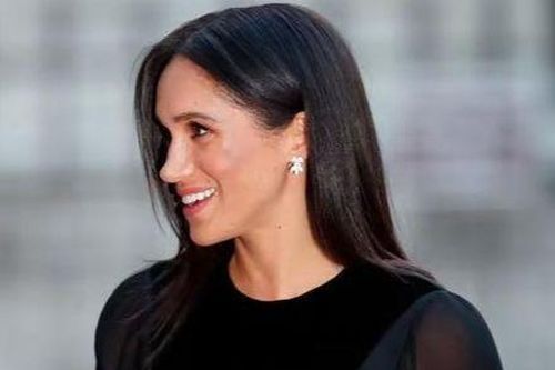 Meghan Markle phá vỡ quy tắc trang phục của Hoàng gia