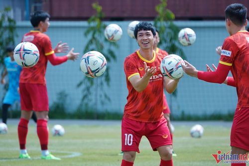 Tuyển Việt Nam 'phơi thóc', rèn chiến thuật đợi ra quân tại giải giao hữu quốc tế VFF