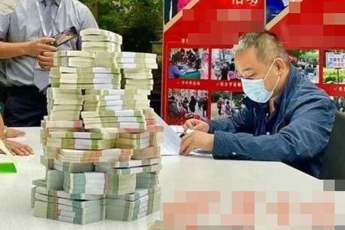 Chia hàng tỷ đồng cho cư dân từ tiền phí quảng cáo, đỗ xe trong chung cư
