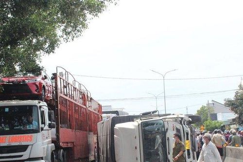 Bình Thuận: Xe tải va chạm với xe máy và xe đạp khiến 2 người tử vong