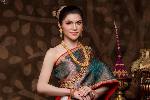 Lào 'gây sốc' khi cấm người chuyển giới thi hoa hậu