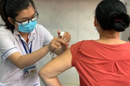 Liên tục ghi nhận ca tử vong do COVID-19 nhưng nhiều nơi vẫn tiêm vaccine chậm, thấp