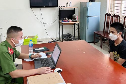 Cấu kết với nhân viên bảo vệ, ép khách hàng mua vật liệu xây dựng giá cao gấp 5 lần