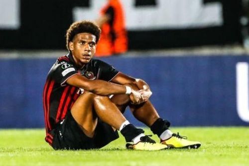 Kỷ lục nhận thẻ đỏ sau 9 giây tại Ligue 1