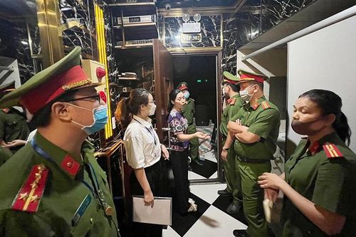 Yêu cầu 'xóa sổ' 40 phòng hát karaoke ở Hà Nội