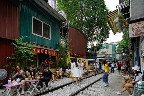 Chưa xác minh được vụ việc tàu hỏa va chạm khách nước ngoài ở phố cà phê đường tàu