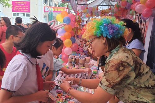 Điểm nhấn 'dạy người' qua hoạt động trải nghiệm