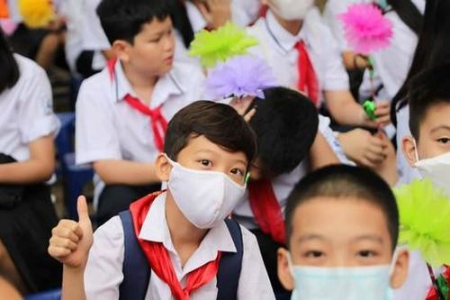Phụ huynh choáng váng vì phụ phí nhiều hơn học phí