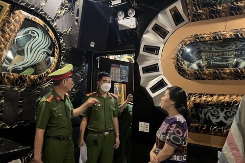 Hà Nội: Yêu cầu dỡ toàn bộ thiết bị ở 40 phòng karaoke chưa cấp phép