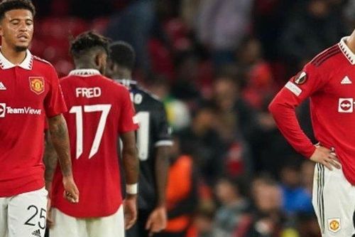 12 thành viên của Man United bị ngộ độc sau trận đấu với Sheriff