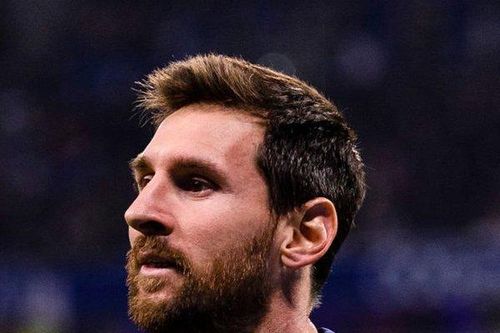 Messi vượt qua Ronaldo trở thành cầu thủ ghi bàn số 1 thế giới