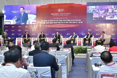 Đẩy mạnh cải cách thể chế và hoàn thiện chính sách về đất đai