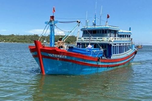 Ngư dân Quảng Ngãi bị bắn, cướp tài sản khi hành nghề tại quần đảo Trường Sa