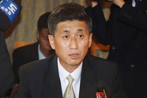 Ông Kim Jong Un gửi lời chia buồn sau khi ông Pak Yong Il qua đời