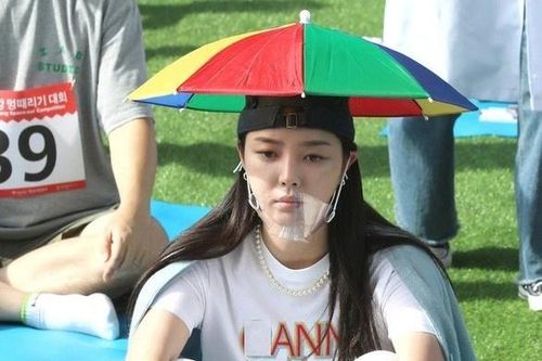 Cuộc thi ngồi đờ đẫn, nhìn vào hư không ở Hàn Quốc