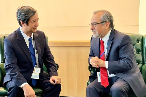 Bộ trưởng Nguyễn Kim Sơn làm việc với đại diện World Bank