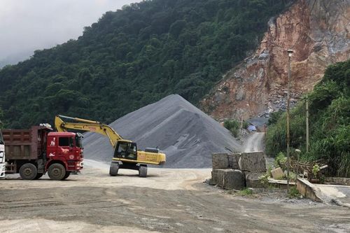 Một công nhân mỏ đá ở Mai Châu tử vong do trượt ngã