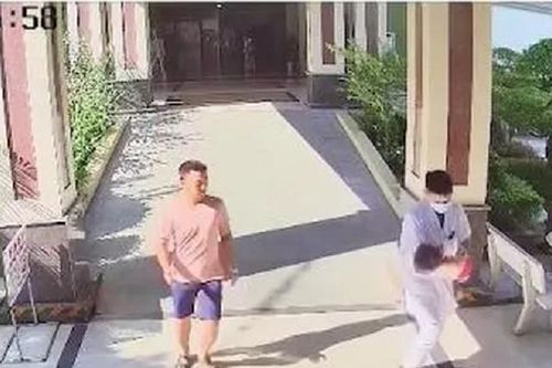 Bé 31 tháng tuổi tím tái sau tiêm loại kháng sinh rất phổ biến