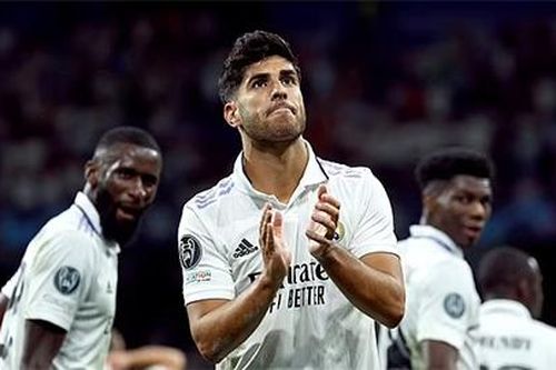 Barcelona muốn biến cầu thủ Real Madrid thành Judas