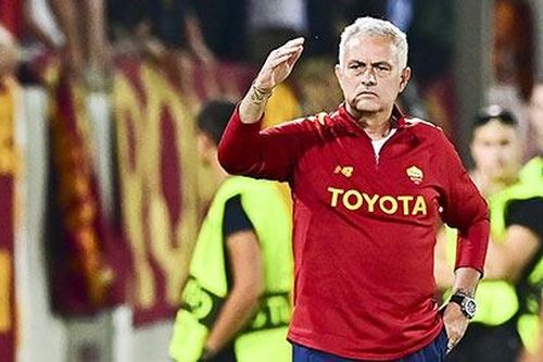 HLV Mourinho bế tắc với hàng công của Roma