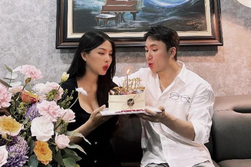 Vợ Phan Mạnh Quỳnh miêu tả hôn nhân trong mơ: Chồng đi chợ nấu ăn, tiền đưa vợ giữ