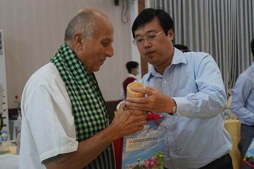 Lãnh đạo tỉnh Đồng Tháp gặp gỡ đoàn chuyên gia Hội thảo Tre Thế giới lần thứ IV