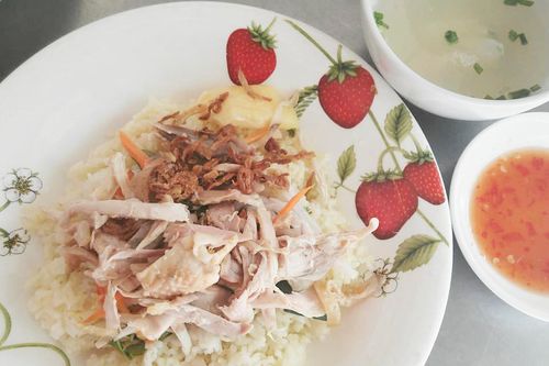 Nhớ món cơm gà của má
