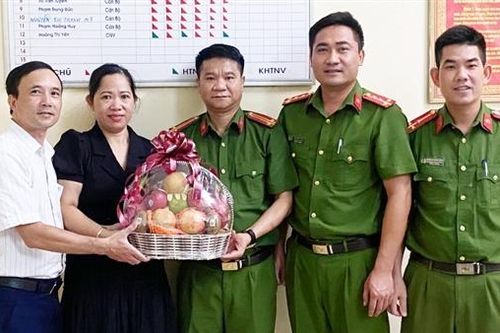 Phó trưởng Công an phường dũng cảm cứu người dân bị đuối nước