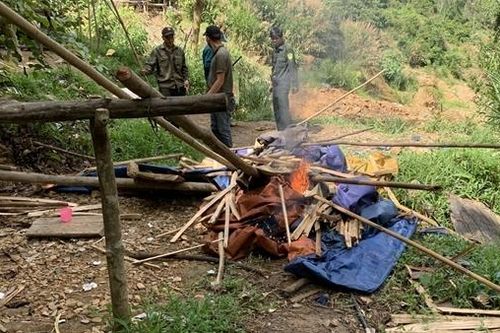 Tăng cường truy quét 'vàng tặc' trước mùa mưa bão