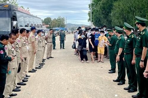 Tiếp nhận 44 công dân do Campuchia bàn giao