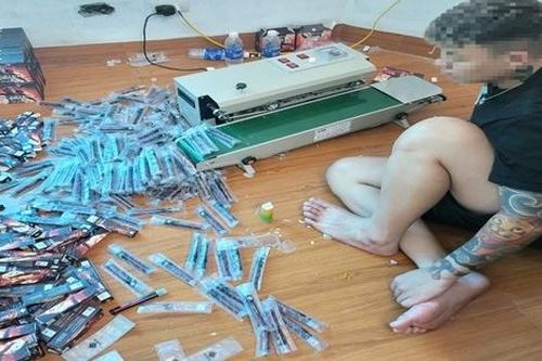 Phát hiện kho thuốc lá điện tử không rõ nguồn gốc