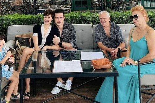 Phương Mai: 'Con trai cho vợ chồng tôi ra rìa khi gặp ông bà nội'