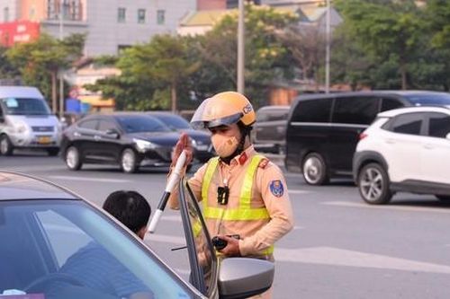 CSGT Hà Nội xử lý nhiều vi phạm ngày đầu tuần tra trên đường vành đai 3