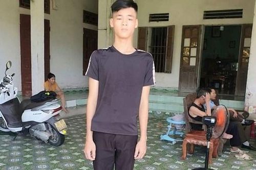 Thưởng nóng nam sinh cứu 4 cháu nhỏ ở hố sâu công trình