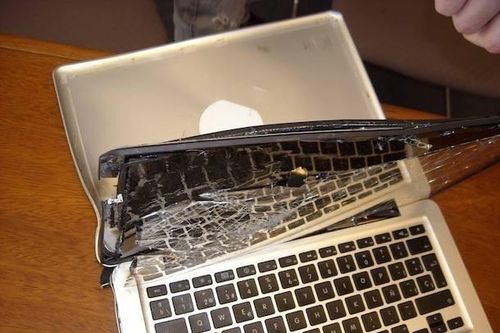 Bài hát làm hỏng MacBook trong chưa đầy một phút