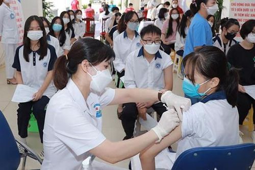 Tuyệt đối không lơi là, chủ quan phòng chống dịch, tăng tốc độ tiêm vaccine Covid-19