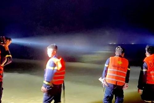 Bơi thuyền thúng ra biển chơi, 1 người tử vong