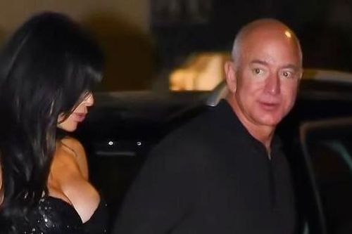 Bạn gái tỷ phú Jeff Bezos chuộng phong cách gợi cảm